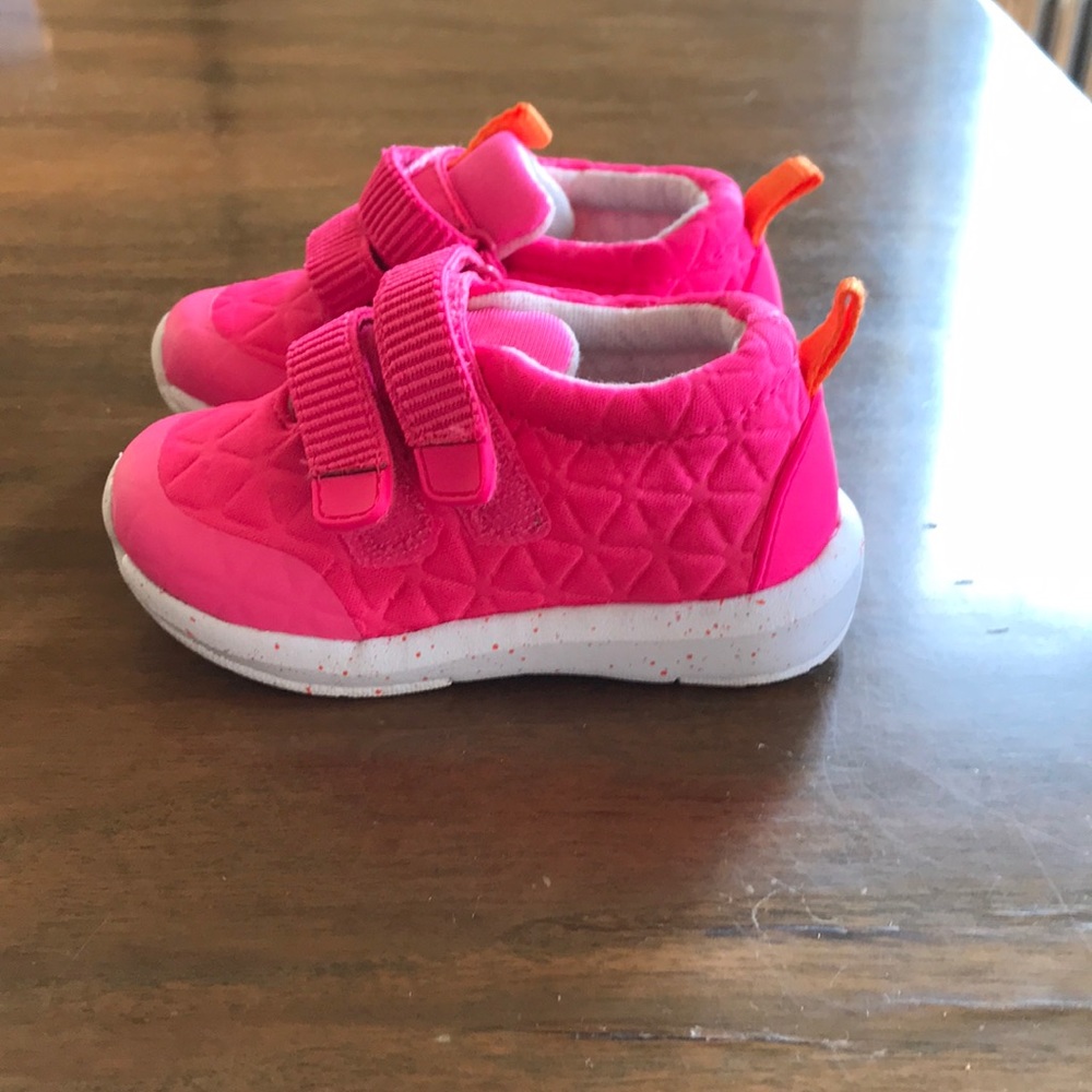 Brand New Never Worn Cat & Jack Sneakers Size 6